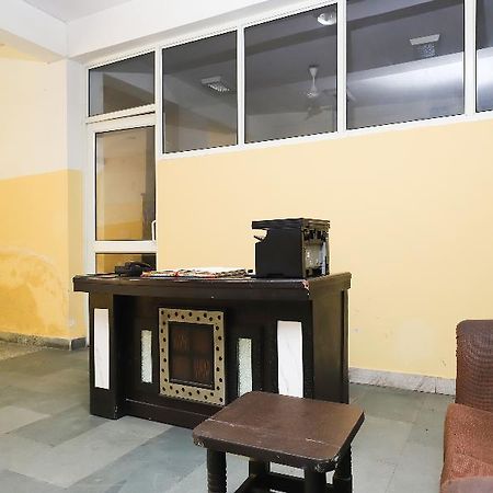 Oyo 28126 Charanpahari Hotel New Delhi Ngoại thất bức ảnh