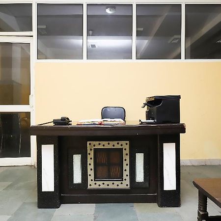 Oyo 28126 Charanpahari Hotel New Delhi Ngoại thất bức ảnh