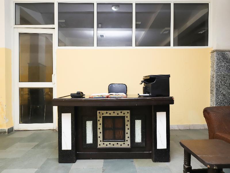 Oyo 28126 Charanpahari Hotel New Delhi Ngoại thất bức ảnh