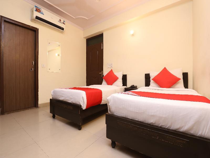 Oyo 28126 Charanpahari Hotel New Delhi Ngoại thất bức ảnh