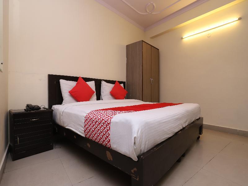 Oyo 28126 Charanpahari Hotel New Delhi Ngoại thất bức ảnh