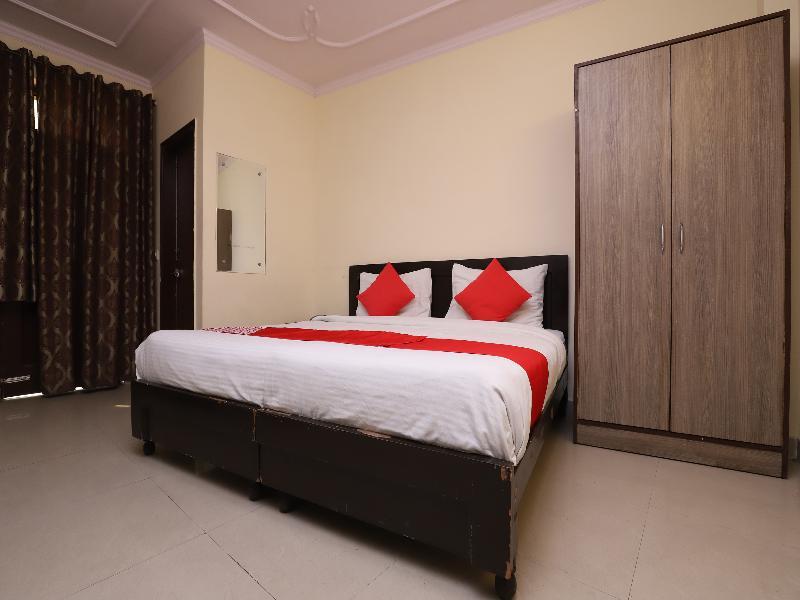 Oyo 28126 Charanpahari Hotel New Delhi Ngoại thất bức ảnh